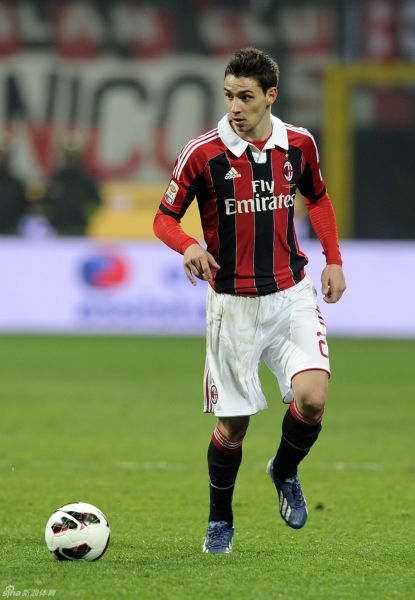 篮球CBA俱乐部宣布加大青训投入（CBA篮球俱乐部宣布加码青训投入）