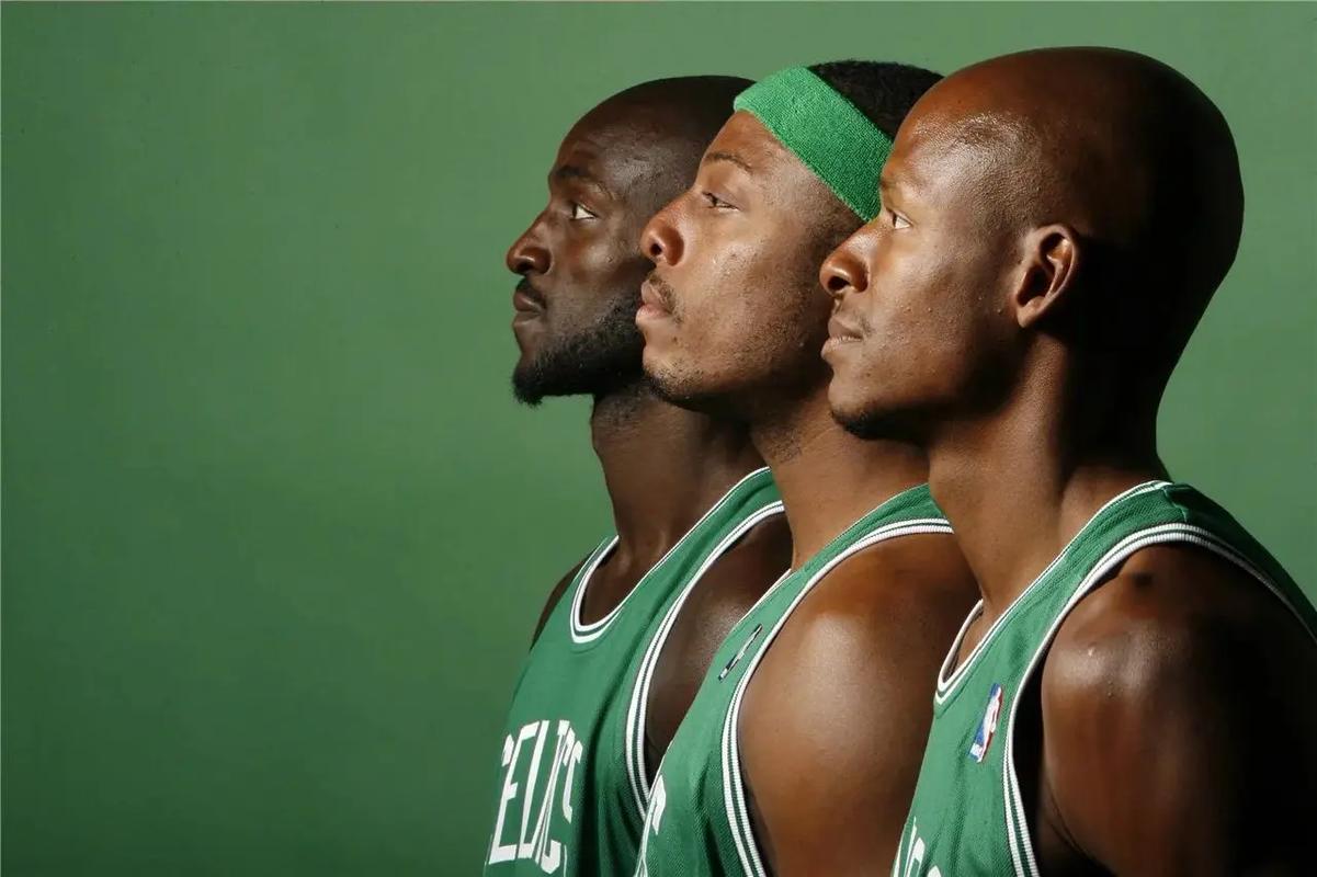 图片报：拜仁新董事卡斯帕被日本广岛经济大学授予荣誉博士称号（图片报：拜仁新任董事卡斯帕获日本广岛经济大学荣誉博士称号）