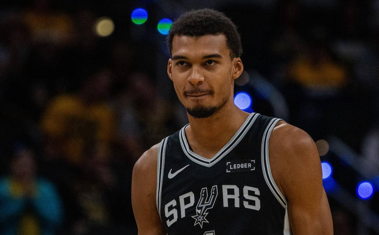 CBA：广东男篮加时险胜北京首钢（CBA加时鏖战：广东男篮力克北京首钢）