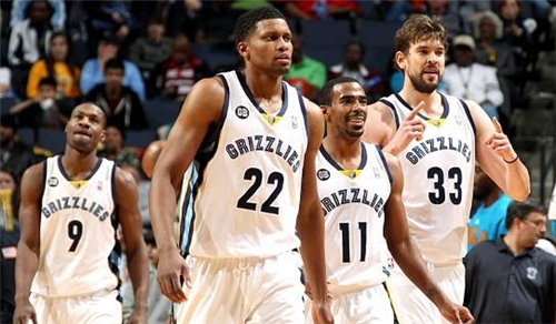 能传能射，姆巴佩是本赛季西甲首位3场比赛传射建功的球员（进攻全能，姆巴佩成本赛季西甲首位三场比赛完成传射的球员）