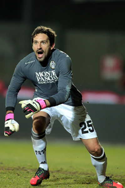 上港亚冠生死战！带蒋光太出征柔佛，是后防救星还是烟雾弹？（亚冠生死局！上港携蒋光太远征柔佛，他是后防定海神针还是烟雾弹？）