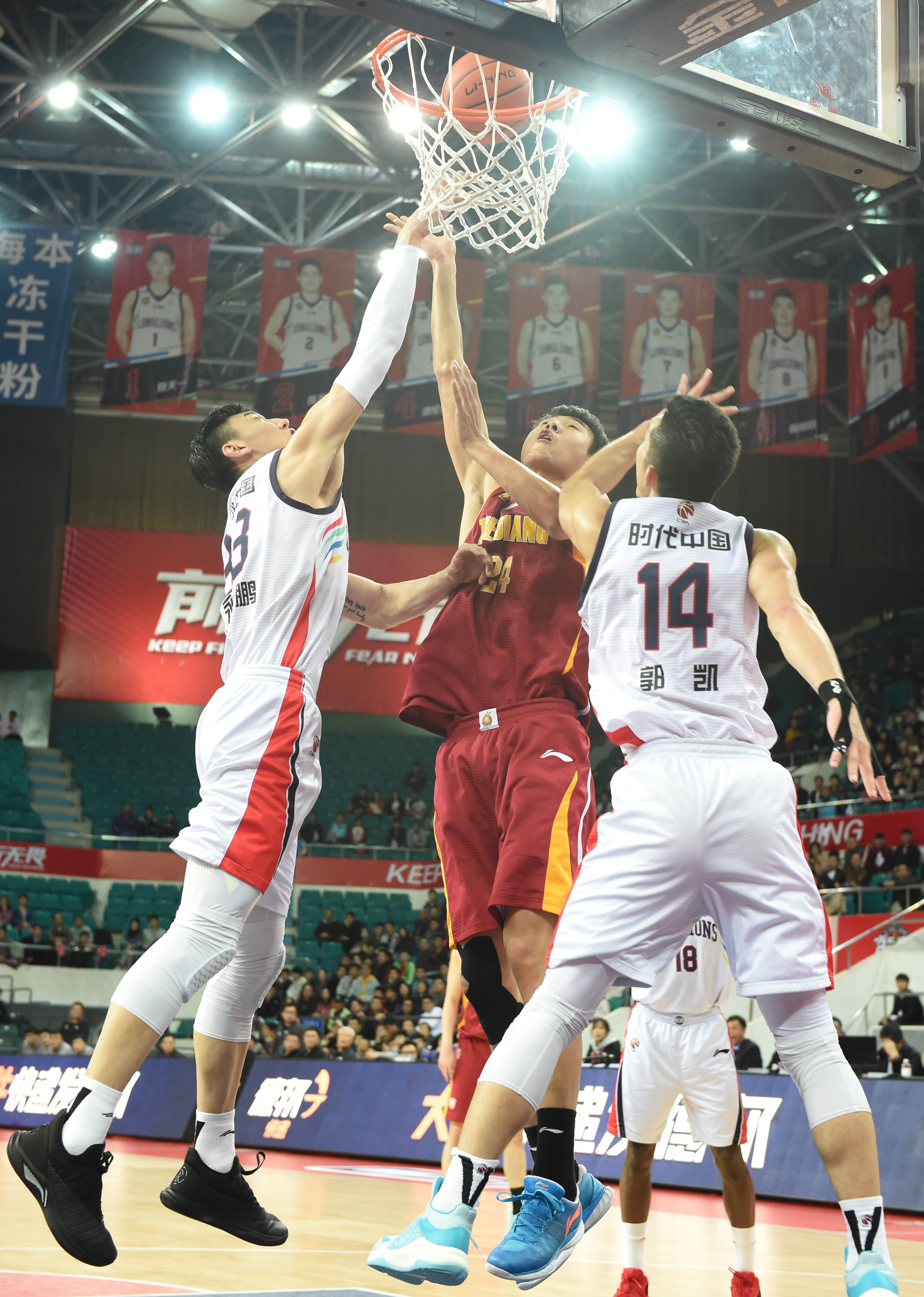 半场战报：迈阿密国际2-0纳什维尔，梅西双响（半场速报：迈阿密国际2-0领先纳什维尔，梅西梅开二度）