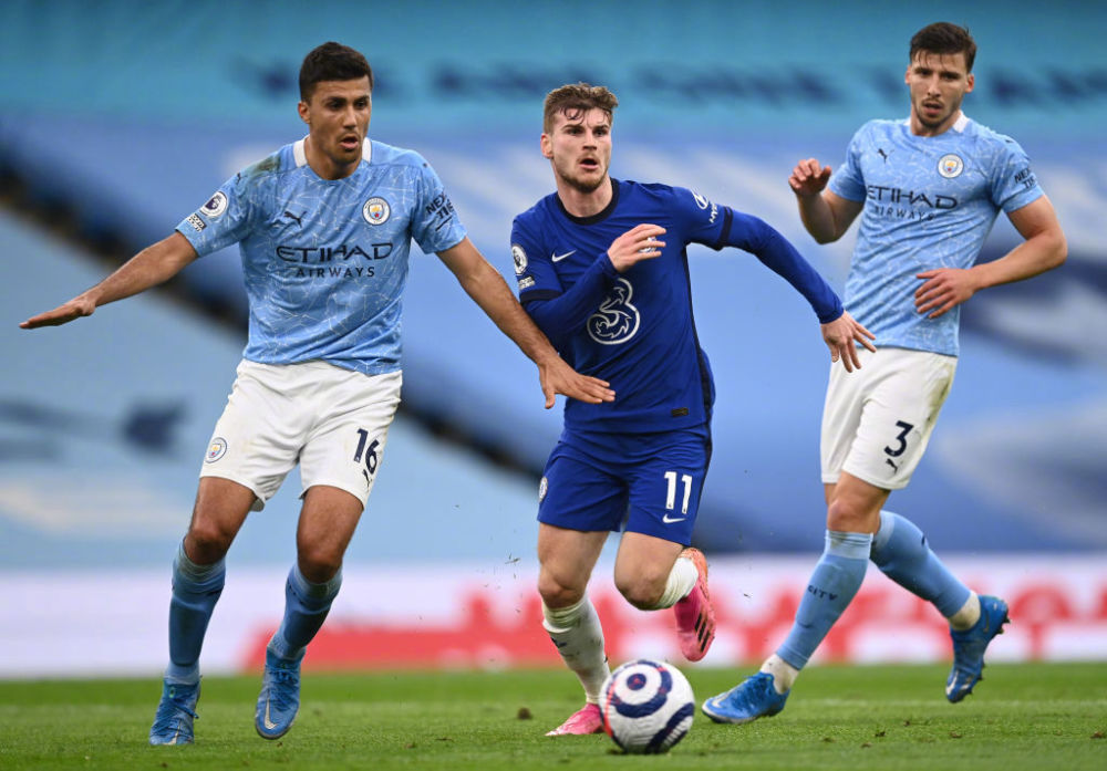 近200名精英骑手相聚成都东安湖 国际马联二星级赛事开赛（近200位顶尖骑手齐聚成都东安湖 国际马联二星级赛事鸣枪开赛）