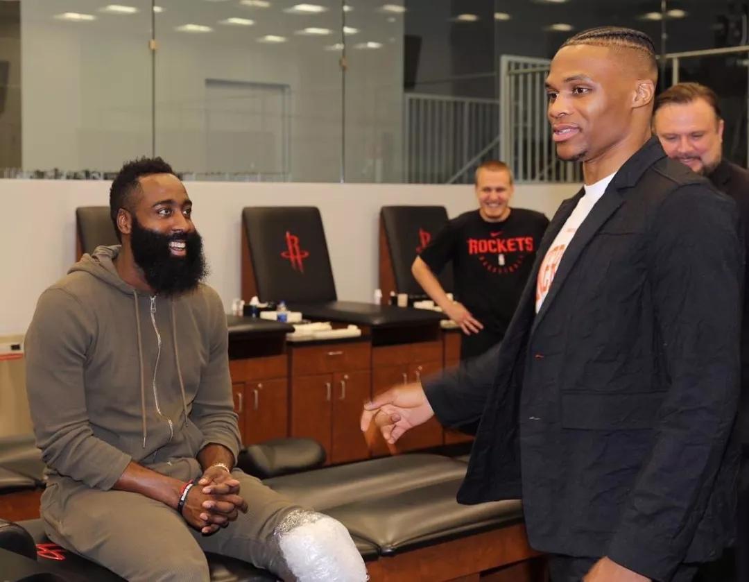 乔纳森-戴维：我可以踢任何位置；一直在训练后进行加练（乔纳森-戴维：位置不设限，训练后坚持加练）